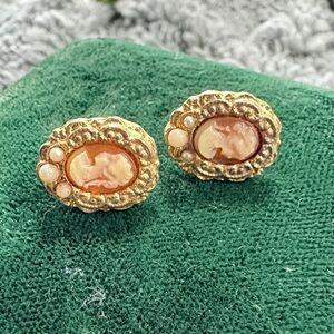 Gold-Tone Cameo Pearl Accent Earrings - Vintage Style